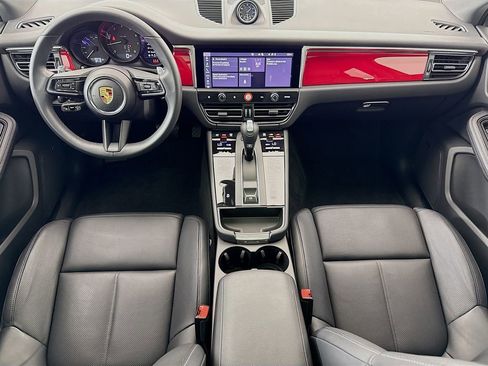 Certified 2025 Porsche Macan AWD/4WD image 27