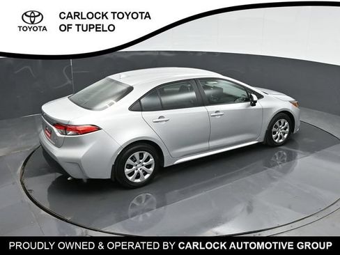 Used 2025 Toyota Corolla LE FWD image 40