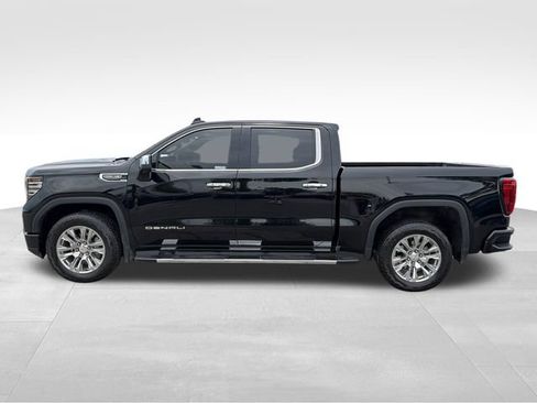 Used 2024 GMC Sierra 1500 Denali w/ Technology Package AWD/4WD image 4