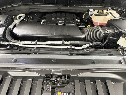 Used 2023 Chevrolet Silverado 1500 LT AWD/4WD image 29