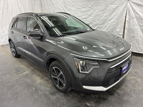 Certified 2023 Kia Niro LX FWD image 2