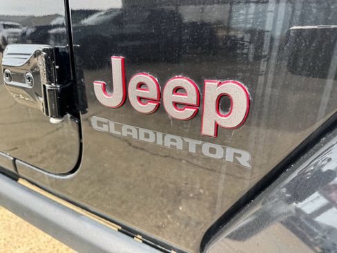 Used 2021 Jeep Gladiator Rubicon image 15