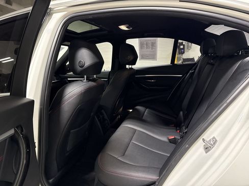 Used 2018 BMW 330i xDrive Sedan AWD/4WD image 23