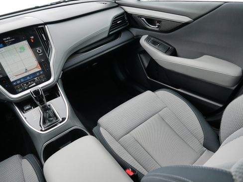 Used 2025 Subaru Outback Premium image 11