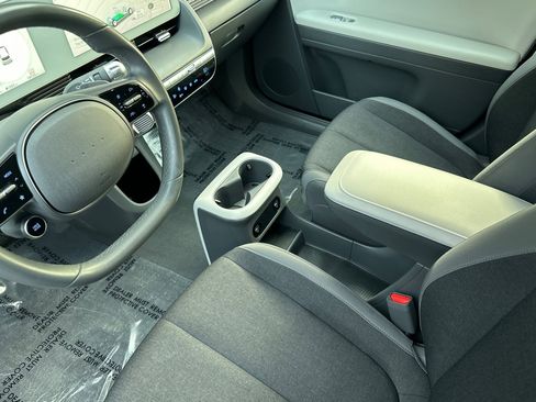 Used 2024 Hyundai Ioniq 5 SE image 10