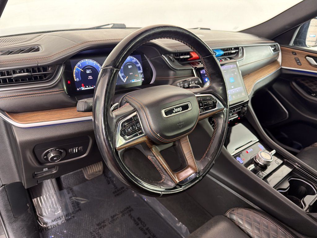 Used 2021 Jeep Grand Cherokee L Summit w/ Luxury Tech Group V AWD/4WD image 14