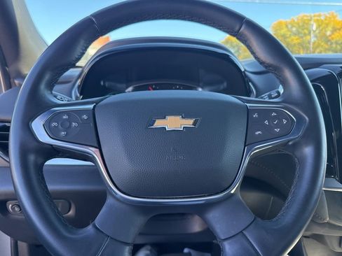 Used 2023 Chevrolet Traverse LT image 23