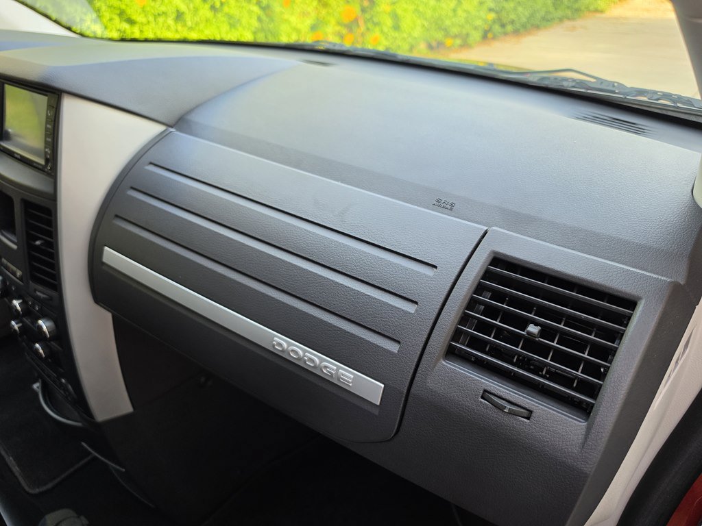 Used 2009 Dodge Grand Caravan SXT w/ Entertainment Group 2 FWD image 27