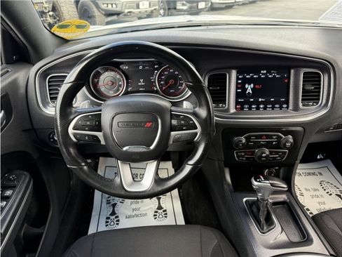 Used 2018 Dodge Charger R/T image 34