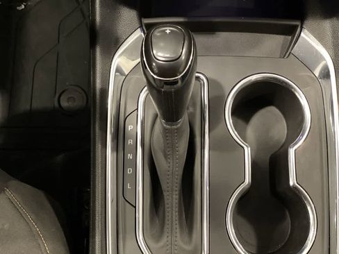 Used 2020 Chevrolet Traverse LT image 22