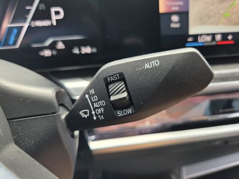 Certified 2025 BMW i7 xDrive60 AWD/4WD image 28