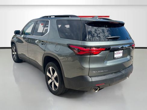 Used 2023 Chevrolet Traverse LT w/ LT Premium Package AWD/4WD image 5