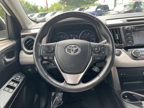 Used 2018 Toyota RAV4 XLE w/ Plus Extra Value Package AWD/4WD image 15