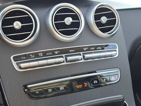 Certified 2021 Mercedes-Benz GLC 300 4MATIC image 32