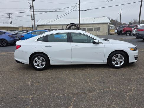 Used 2022 Chevrolet Malibu LS w/ Driver Confidence Package II FWD image 4