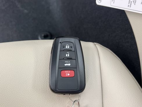 Used 2024 Toyota Camry XLE FWD image 36