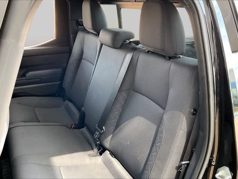 Used 2024 Toyota Tacoma SR5 AWD/4WD image 18