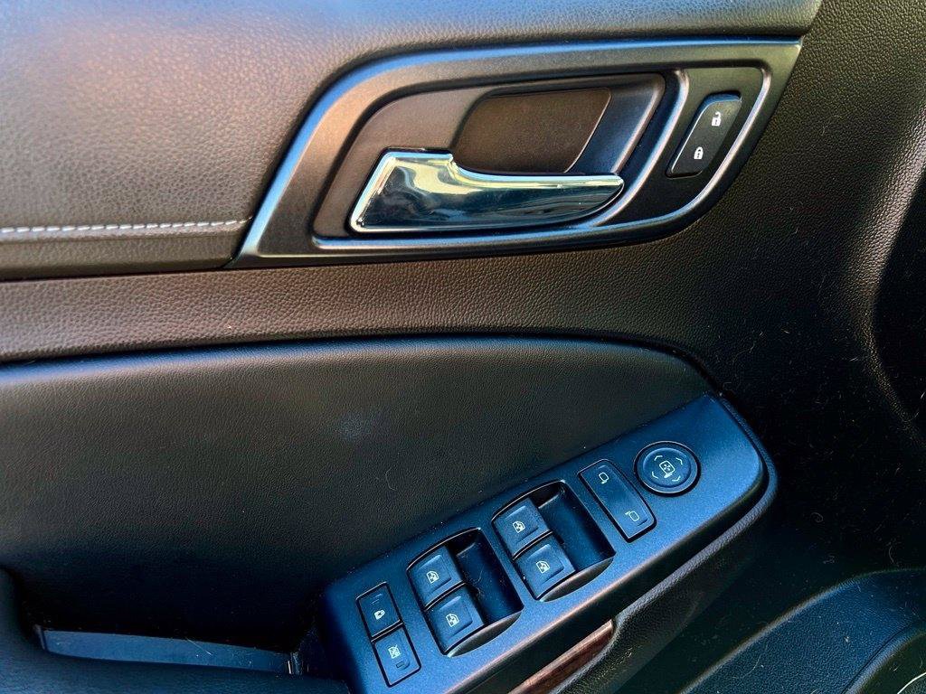 Used 2016 GMC Yukon XL SLE w/ Convenience Package RWD image 10