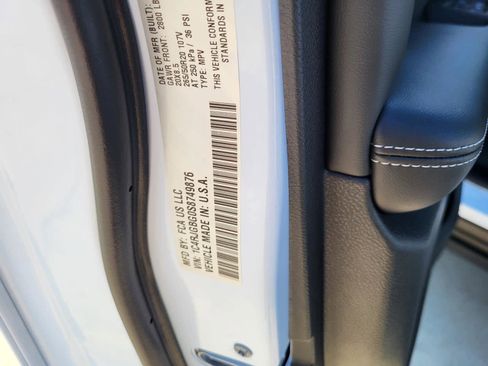 New 2025 Jeep Grand Cherokee Limited w/ Black Appearance Package image 21