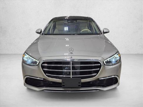 Used 2023 Mercedes-Benz S 500 4MATIC image 2