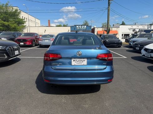 Used 2017 Volkswagen Jetta SEL image 5
