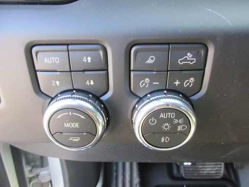 New 2026 GMC Sierra 3500 AT4 w/ AT4 Premium Plus Package AWD/4WD image 17