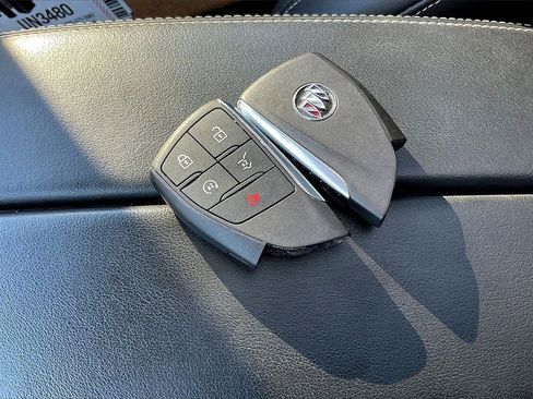 Used 2022 Buick Envision Preferred image 36