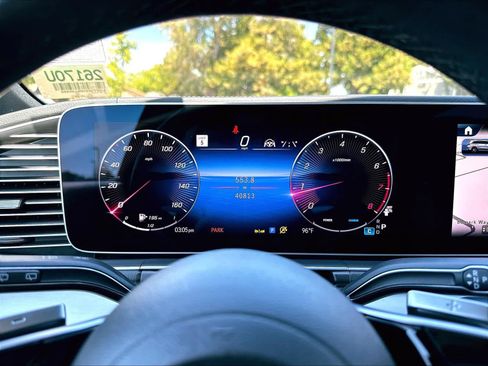 Used 2024 Mercedes-Benz GLS 450 4MATIC image 23