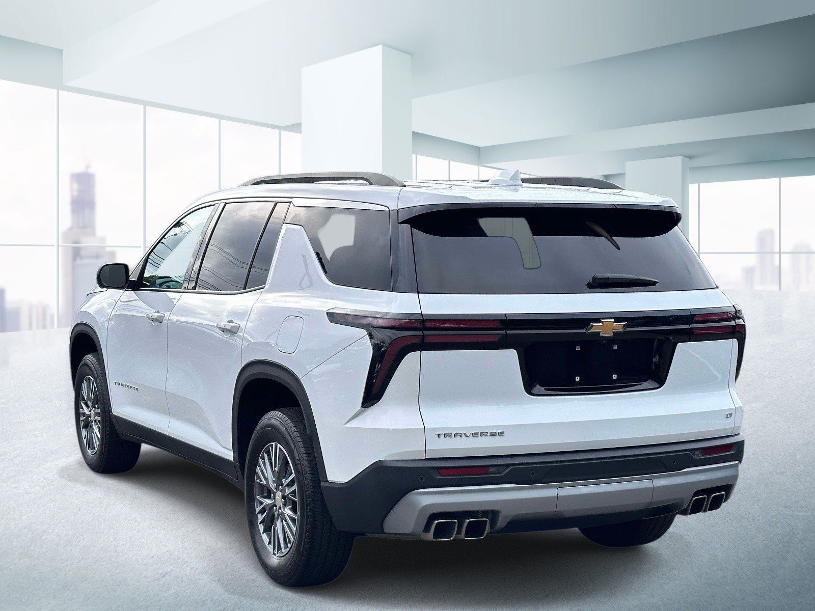 Used 2024 Chevrolet Traverse LT FWD image 3