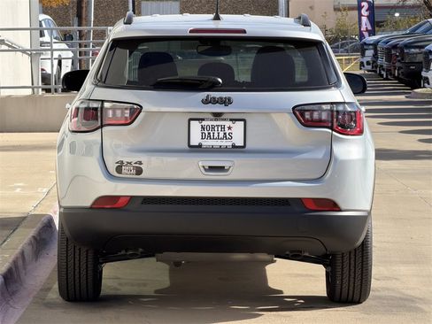 New 2026 Jeep Compass Latitude image 6