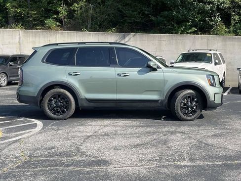 Used 2025 Kia Telluride AWD image 2