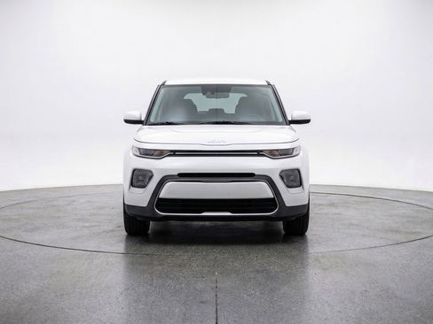 Used 2025 Kia Soul LX w/ LX Technology Package FWD image 2