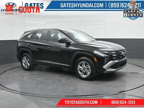 Used 2025 Hyundai Tucson SE AWD/4WD image 4