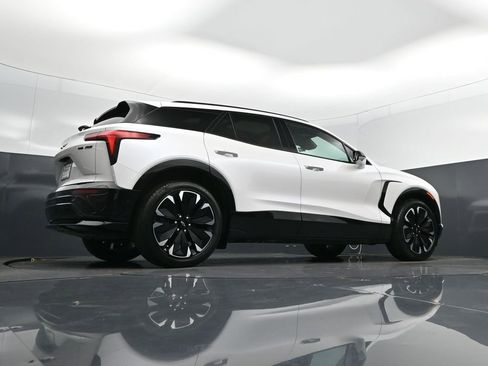 New 2025 Chevrolet Blazer EV RS w/ Super Cruise Package image 42