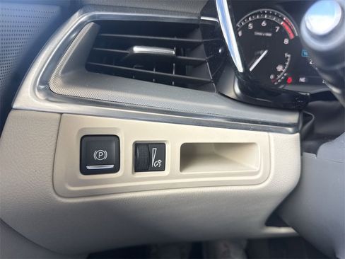 Certified 2023 Cadillac XT5 Premium Luxury w/ LPO, Floor Liner Package image 18