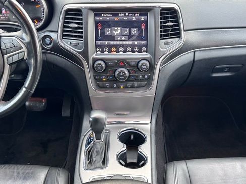 Used 2018 Jeep Grand Cherokee Limited AWD/4WD image 11