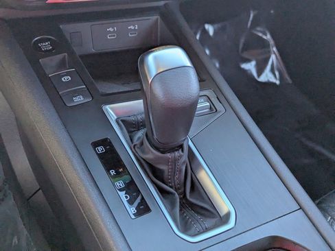 Certified 2025 Nissan Kicks SV image 24