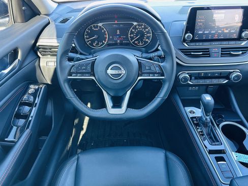 Used 2023 Nissan Altima 2.5 SR image 11