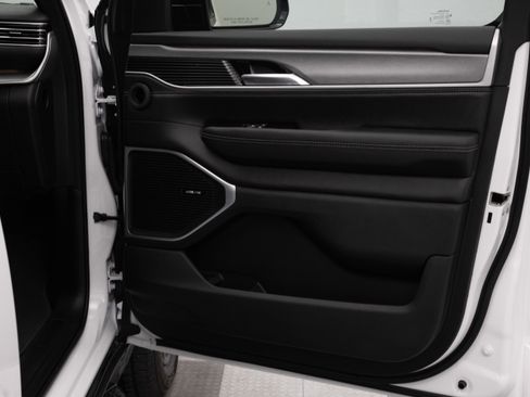 New 2026 Jeep Grand Wagoneer Limited AWD/4WD image 24