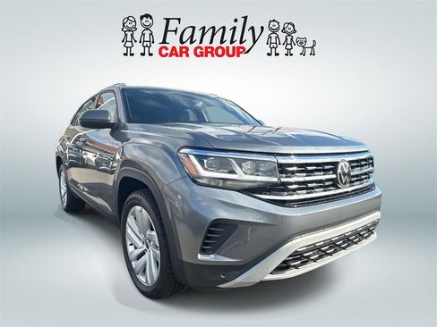 Used 2023 Volkswagen Atlas Cross Sport SE image 2