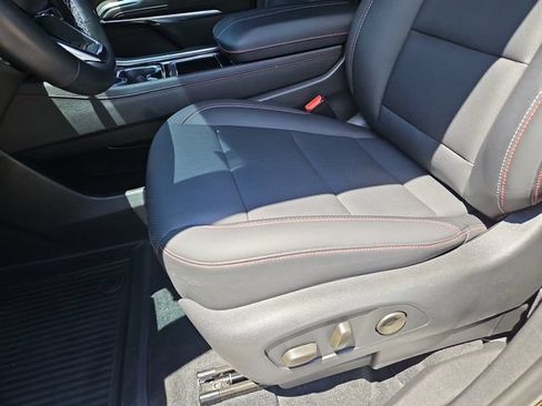 Used 2024 Chevrolet Traverse Z71 w/ Enhanced Driving Package AWD/4WD image 13
