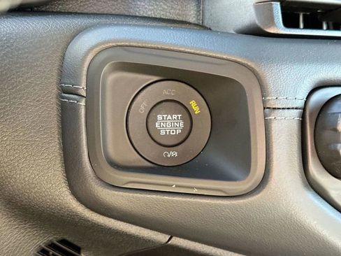 New 2025 Jeep Gladiator High Tide image 30