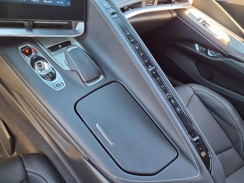 Used 2025 Chevrolet Corvette Stingray image 23