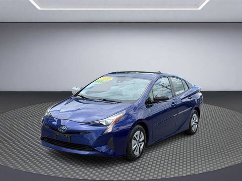 Used 2016 Toyota Prius Four w/ Advanced Technology Package FWD image 3