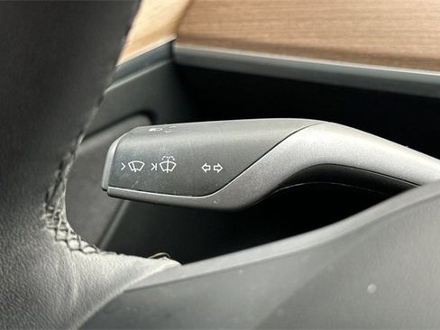 Used 2021 Tesla Model 3 Standard Range Plus image 30