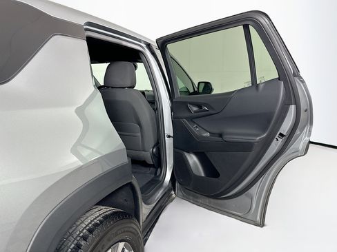 Used 2025 Chevrolet Equinox LT image 29