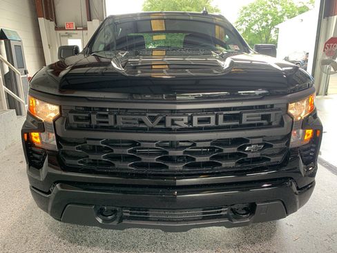 Used 2025 Chevrolet Silverado 1500 Custom RWD image 2