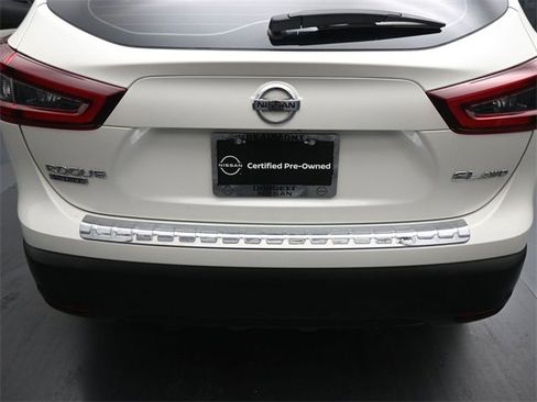 Certified 2022 Nissan Rogue Sport SL w/ Premium Package image 14