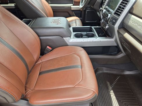 Used 2019 Ford F250 King Ranch w/ King Ranch Ultimate Package AWD/4WD image 14
