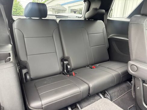 Used 2023 Chevrolet Traverse LT w/ LT Premium Package AWD/4WD image 22